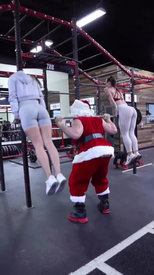 😂 When Santa come in Gym 🤣